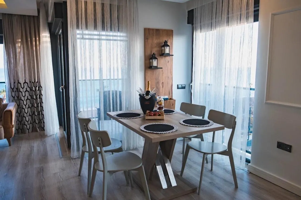 Only One Suites & Residences 安塔利亚 公寓
